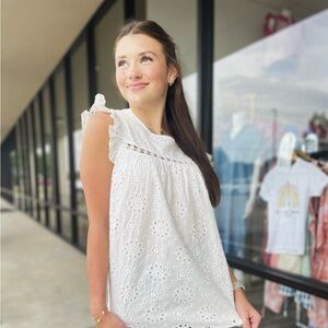 Just can’t loose top in white.